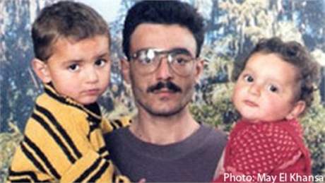 Libanonský vtec Alí Hussajn Sibát se dvma ze svých pti dtí