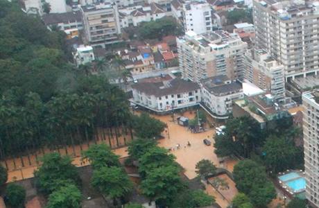 Zaplaven ulice v Rio de Janeiru