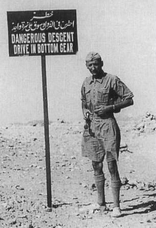 Lszl Ede Almsy. V nmeck uniform pronikl v roce 1942 spolu s vojky OSA nepozorovan do tlu britskch jednotek pes oblasti, kter poznal bhem pedvlench vprav
