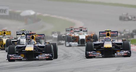 Vettel a Webber v ele závodu. 