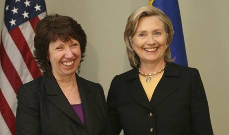 Catherine Ashtonová a Hillary Clintonová