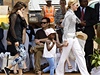 Madonna v Malawi se svými dcerami.
