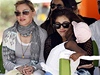 Madonna v Malawi se svými dcerami.
