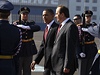 Barack Obama a ministr zahranií Jan Kohout na ruzyském letiti.