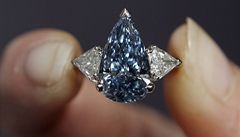 Vzácný diamant byl vydražen za více než 121 milionů 