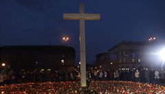 Do ulic Var�avy p�i�lo uctít památku ob�tí letecké havárie, v�etn� prvního páru Polska, desetitisíce lidí
