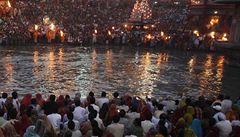 Mezi hinduistickmi poutnky vypukla panika, ulapno 45 lid