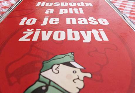 10.-14.4. V hospod U vejka, hned vedle naeho hotelu, jsem zpracovával jednou fotky. Plze tu mli za poloviní cenu ne jinde horí piva místní. A nkteré nápisy v etin.