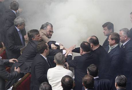 Bitka v ukrajinskm parlamentu