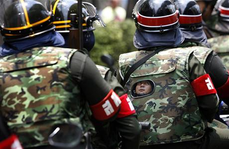 Thajt policist a vojci pobl sdla premira Vedadvy