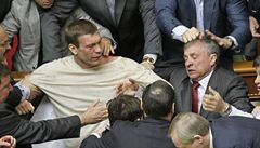 Bitka v ukrajinském parlamentu