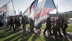 Nechote na demonstraci proti Kocbovi, volali z adu vldy