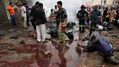 Ulice Bagdádu po bombovém útoku proti �íit�m