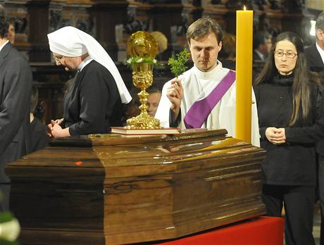 Rozlouení se zesnulým kardinálem Tomáem pidlíkem