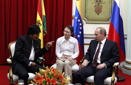 Bolivijský prezident Evo Morales jedná s ruským premiérem Vladimirem Putinem v Caracasu