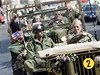 Vzpomínková akce k 65. výroí osvobození propaganí jízda amerických historických vojenských vozidel