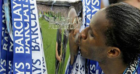 Chelsea slav titul (Didier Drogba s pohrem).