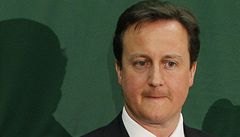 Vtzn David Cameron chce sestavit koalin vldu s Cleggem