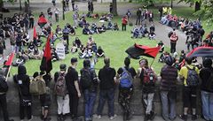 Na Stelecký ostrov dorazil pochod, který 1. kvtna na oslavu Svátku práce poádala v Praze eskoslovenská anarchistická federace. 