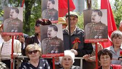 V Rusku zu plaktov vlka o Stalina, Medvedv m podporu