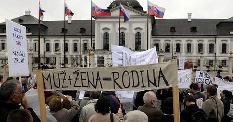 Demonstrace proti pochodu homosexuál na Slovensku