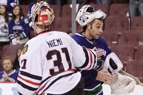 Vancouver - Chicago (brank domcch Luongo a Chicaga Niemi).