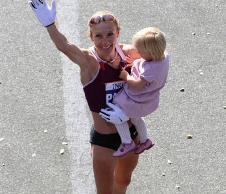 Svtová rekordmanka v maratonu Paula Radcliffeová.