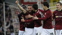 Sparta - Baník (hrdina zápasu �epka v oble�ení spoluhrá��).