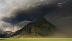 Sopečný mrak nad islandskou sopkou Eyjafjallajökull