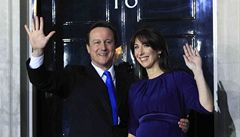 David Cameron se svou ženou před sídlem britských premiérů v Downing Street .  | na serveru Lidovky.cz | aktuální zprávy