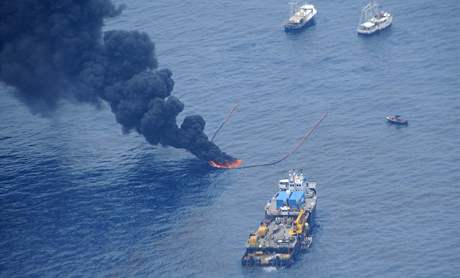 Boj s únikem ropy v Mexickém zálivu