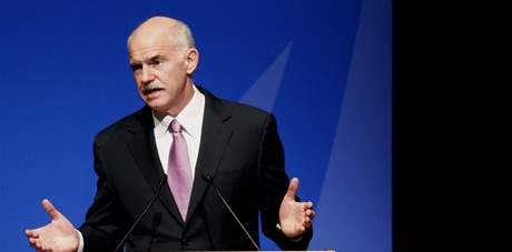 ecký premiér Jorgos Papandreu (na snímku) provedl zmny ve své vlád.