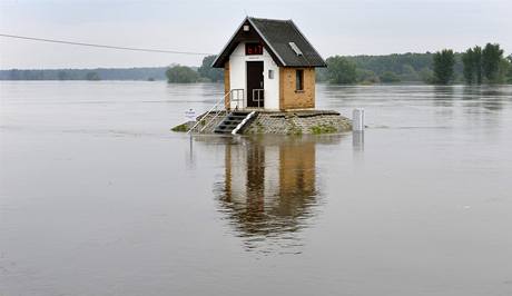 Nmecko - povodn. Ukazatel namil hladinu Odry v Ratzdorfu ve vce 6,17m
