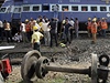 V Indii se srazily vlaky, zemely desítky lidí.