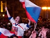 Hokejový kotel na Staromstském námstí pi utkání esko-Rusko
