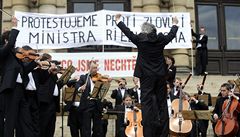 Filharmonici u Rudolfina protestovali proti 'zlovli ministra Riedlbaucha'