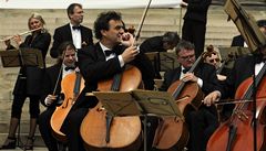 Hudebníci eské filharmonie protestovali na schodech praského Rudolfina proti zpsobu jmenování nového editele. 