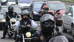 Hells Angels se sjeli na pra�ské koupali�t� D�bán, kde se do ned�le koná jejich t�ídenní sv�tový sraz