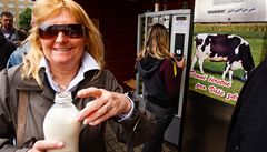 Češi ztrácejí zájem o mléko z automatů, může za to prý hlavní hygienik