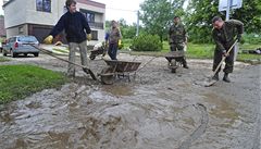 Slavkov potet v jednom tdnu vytopil siln d隝. Ulice se promnila v eku 