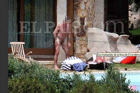 Fotografie z Berlusconiho vily, kterou zveejnil El Pas