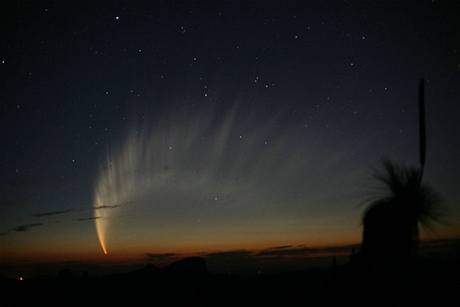 Kometa McNaught se opt piblíí k Zemi
