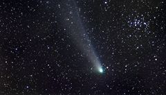 K Zemi se bl neobvykle ziv kometa
