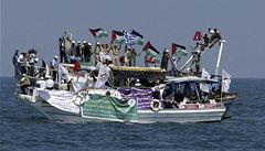 Izrael zaútočil na flotilu aktivistů mířících do Gazy, zemřelo 19 lidí