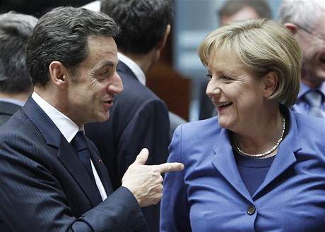 Sarkozy a Merkelová chtjí zakázat investorm v EU, aby spekulovali