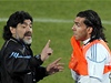 Diego Armando Maradona a Carlos Tévez.