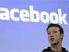 Facebook a jeho zakladatel Mark Elliot Zuckerberg.