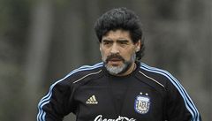 Kontroverzní Argentinec Diego Maradona se vrací. Bude běhat nahý?