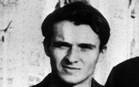 Jan Palach, student filozofické fakulty UK, který se 16.1.1969 upálil na Václavském námstí v Praze.