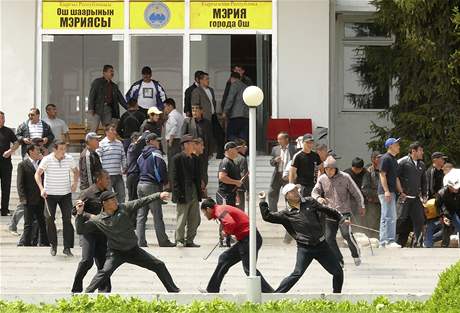 Nepokoje v Kyrgyzstánu.